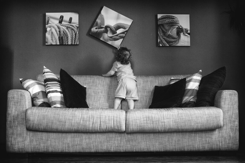 Manuel Buetti crooked picture