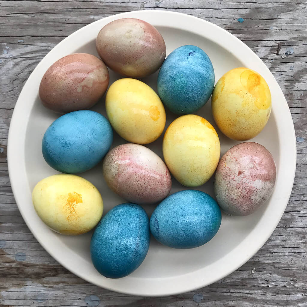 kristycho7 - Eggs dyed naturally in cabbage, turmeric and beets