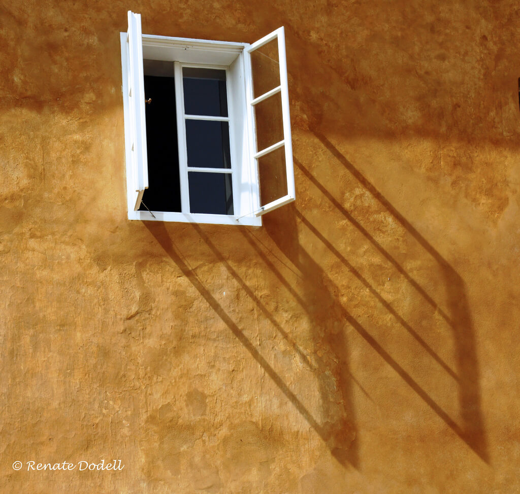 Renate Dodell - Diagonal shadow