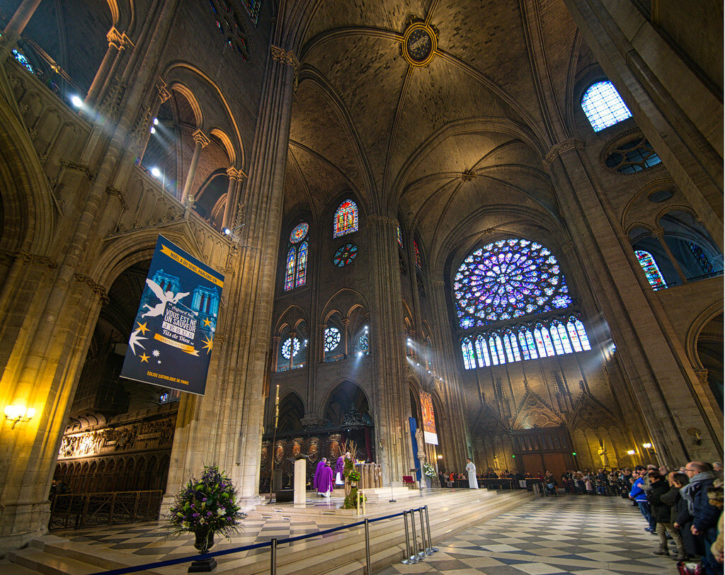 Jorge Láscar - The 37m nave of the Cathédrale Notre-Dame de Paris